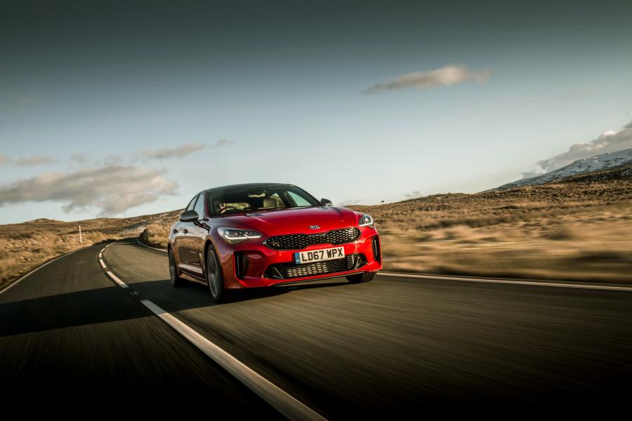  Kia Stinger GT-Line S (CK) 2017 года  (UK) (фото 19 из 41)